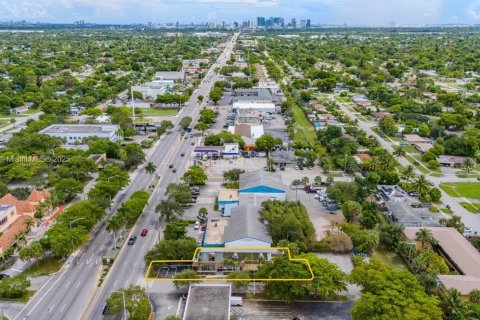 Commercial property in Plantation, Florida № 1933527 - photo 11