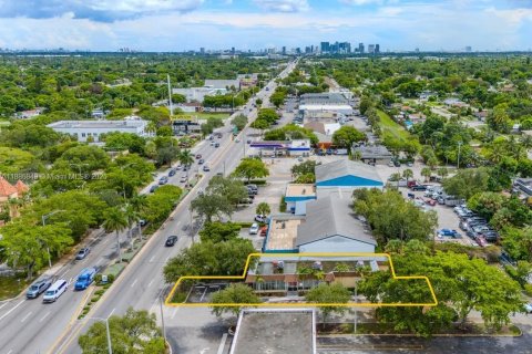 Commercial property in Plantation, Florida № 1933527