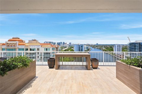 Condominio en venta en Fort Lauderdale, Florida, 3 dormitorios, 427.35 m2 № 2185888 - foto 17