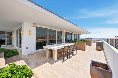 Condominio en venta en Fort Lauderdale, Florida, 3 dormitorios, 427.35 m2 № 2185888 - foto 19