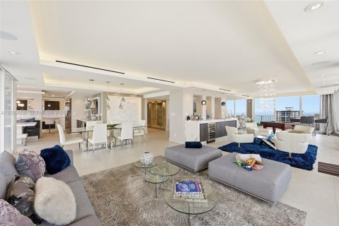 Condominio en venta en Fort Lauderdale, Florida, 3 dormitorios, 427.35 m2 № 2185888 - foto 3