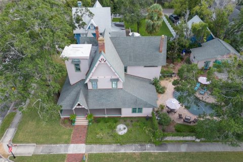 House in Tarpon Springs, Florida 4 bedrooms, 270.53 sq.m. № 2101586 - photo 7