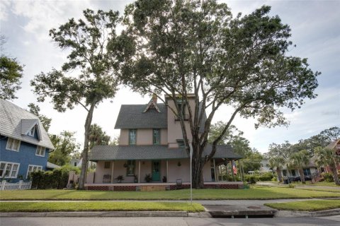 House in Tarpon Springs, Florida 4 bedrooms, 270.53 sq.m. № 2101586 - photo 5