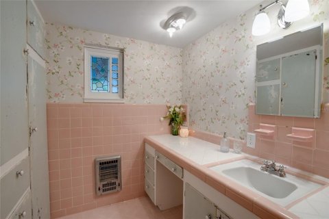 House in Tarpon Springs, Florida 4 bedrooms, 270.53 sq.m. № 2101586 - photo 28