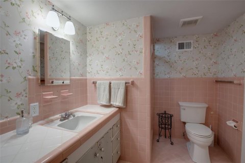 House in Tarpon Springs, Florida 4 bedrooms, 270.53 sq.m. № 2101586 - photo 27