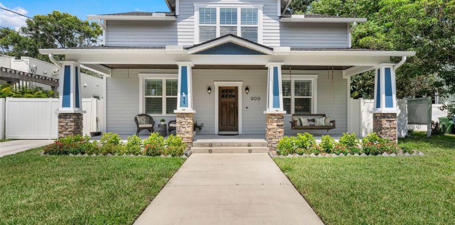Villa ou maison à Tampa, Floride 3 chambres, 221.94 m2 № 1911901
