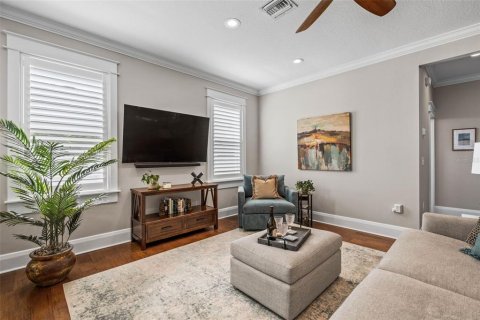 Villa ou maison à vendre à Tampa, Floride: 3 chambres, 221.94 m2 № 1911901 - photo 5