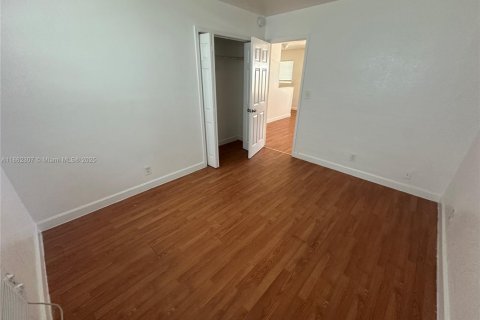 Apartamento en alquiler en Fort Lauderdale, Florida, 2 dormitorios, 606.28 m2 № 2016027 - foto 7