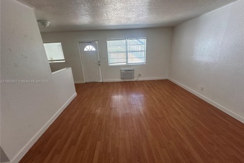 Apartamento en alquiler en Fort Lauderdale, Florida, 2 dormitorios, 606.28 m2 № 2016027 - foto 4