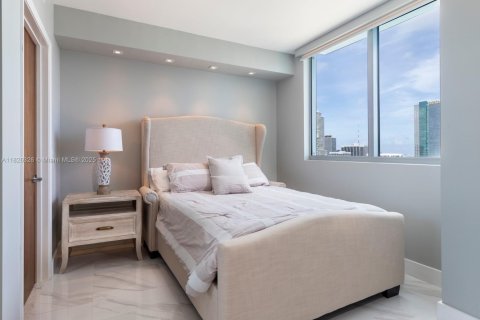 Condominio en alquiler en Miami, Florida, 3 dormitorios, 143.44 m2 № 1920761 - foto 6
