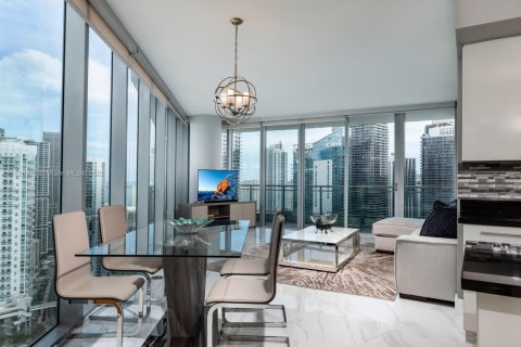 Condominio en alquiler en Miami, Florida, 3 dormitorios, 143.44 m2 № 1920761 - foto 1