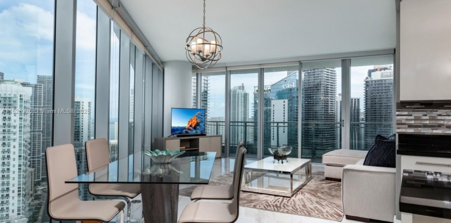 Condominio en Miami, Florida, 3 dormitorios  № 1920761