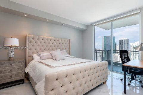 Condominio en alquiler en Miami, Florida, 3 dormitorios, 143.44 m2 № 1920761 - foto 8