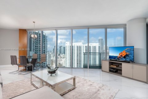 Condominio en alquiler en Miami, Florida, 3 dormitorios, 143.44 m2 № 1920761 - foto 2