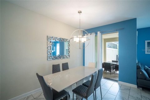 Townhouse in Davenport, Florida 4 bedrooms, 177.81 sq.m. № 2234939 - photo 4