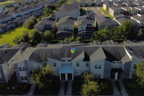 Townhouse in Davenport, Florida 4 bedrooms, 177.81 sq.m. № 2234939 - photo 2