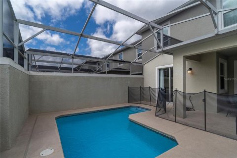 Townhouse in Davenport, Florida 4 bedrooms, 177.81 sq.m. № 2234939 - photo 14