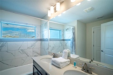 Townhouse in Davenport, Florida 4 bedrooms, 177.81 sq.m. № 2234939 - photo 8