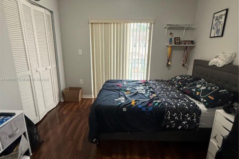 Adosado en venta en Hialeah, Florida, 3 dormitorios, 122.63 m2 № 1945421 - foto 13