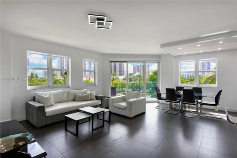 Copropriété à louer à Aventura, Floride: 3 chambres, 148.74 m2 № 2046171 - photo 2