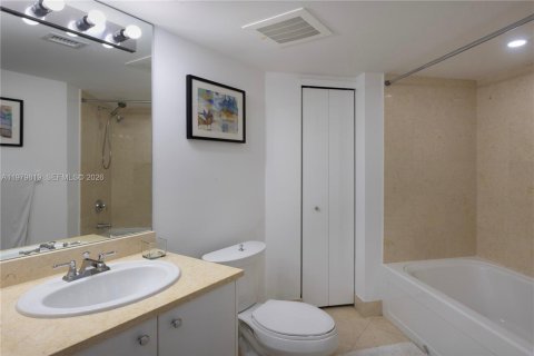 Copropriété à louer à Aventura, Floride: 3 chambres, 148.74 m2 № 2046171 - photo 14