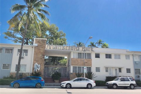 Condo in Miami Beach, Florida, 1 bedroom  № 1888756 - photo 29