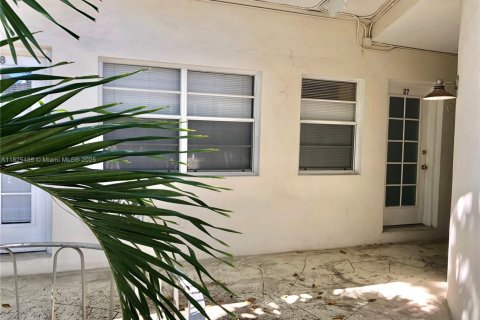 Condo in Miami Beach, Florida, 1 bedroom  № 1888756 - photo 26