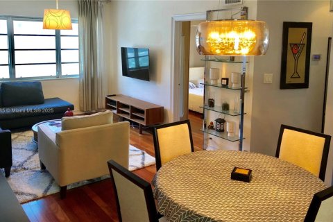 Condo in Miami Beach, Florida, 1 bedroom  № 1888756 - photo 17