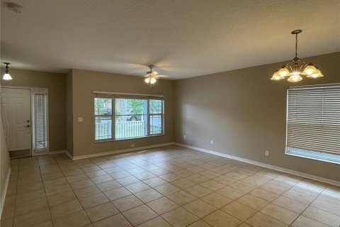 House in Orlando, Florida 4 bedrooms, 184.32 sq.m. № 2197533 - photo 3