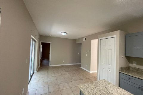 House in Orlando, Florida 4 bedrooms, 184.32 sq.m. № 2197533 - photo 7