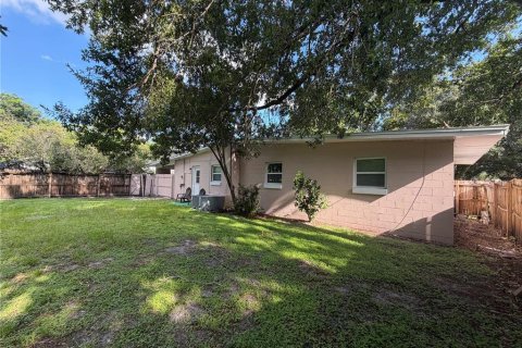 House in Orlando, Florida 4 bedrooms, 184.32 sq.m. № 2197533 - photo 18