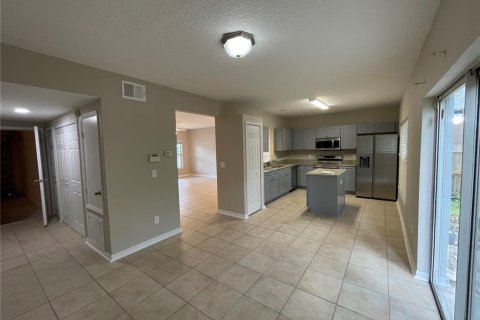 House in Orlando, Florida 4 bedrooms, 184.32 sq.m. № 2197533 - photo 8