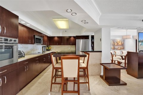 Condo in Aventura, Florida, 3 bedrooms № 2152831 - photo 14