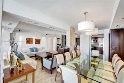 Condo in Aventura, Florida, 3 bedrooms № 2152831 - photo 11
