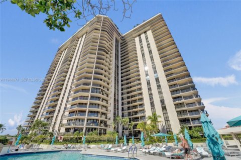 Condo in Aventura, Florida, 3 bedrooms № 2152831 - photo 2
