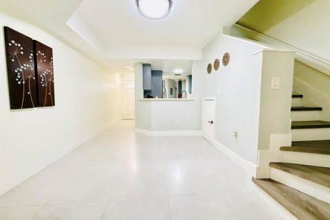 Copropriété à vendre à Miami, Floride: 2 chambres, 104.98 m2 № 2415618 - photo 12
