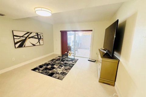 Copropriété à vendre à Miami, Floride: 2 chambres, 104.98 m2 № 2415618 - photo 13