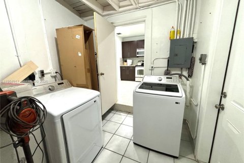 Casa en alquiler en North Miami, Florida, 3 dormitorios, 137.68 m2 № 2026331 - foto 18