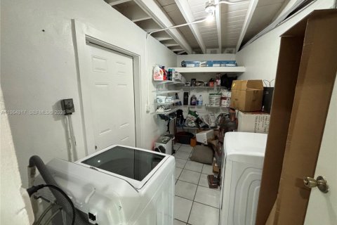 Casa en alquiler en North Miami, Florida, 3 dormitorios, 137.68 m2 № 2026331 - foto 19