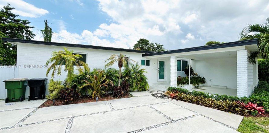 Casa en North Miami, Florida 3 dormitorios, 137.68 m2 № 2026331
