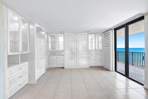 Condo in South Palm Beach, Florida, 2 bedrooms  № 1024474 - photo 1