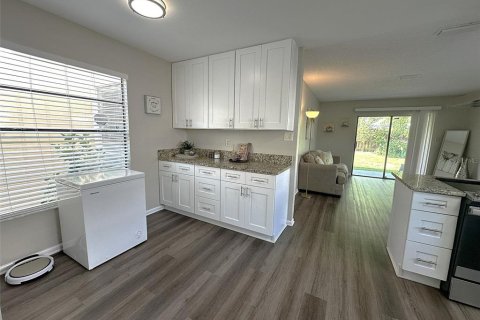 House in Brandon, Florida 3 bedrooms, 155.52 sq.m. № 1833306 - photo 11