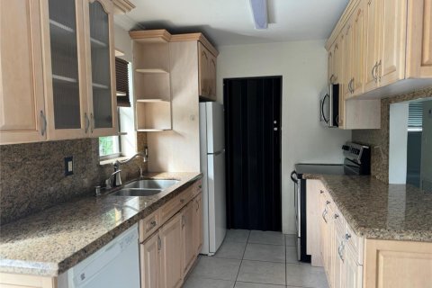 Villa ou maison à louer à Margate, Floride: 2 chambres, 98.48 m2 № 2189691 - photo 8