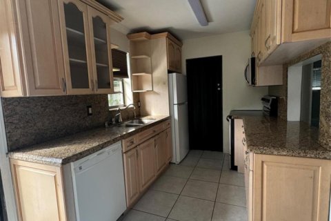 Villa ou maison à louer à Margate, Floride: 2 chambres, 98.48 m2 № 2189691 - photo 9
