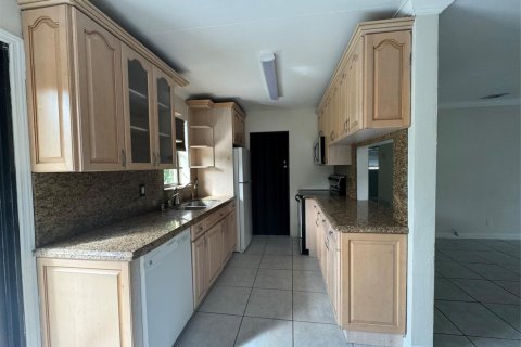 Villa ou maison à louer à Margate, Floride: 2 chambres, 98.48 m2 № 2189691 - photo 10