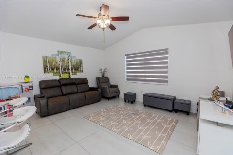 House in Weston, Florida 4 bedrooms, 171.4 sq.m. № 1951923 - photo 26