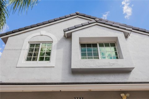 House in Weston, Florida 4 bedrooms, 171.4 sq.m. № 1951923 - photo 7