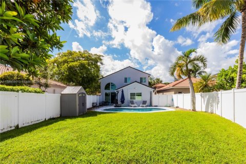 House in Weston, Florida 4 bedrooms, 171.4 sq.m. № 1951923 - photo 11