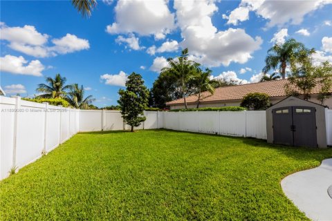 House in Weston, Florida 4 bedrooms, 171.4 sq.m. № 1951923 - photo 10