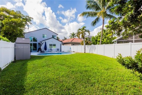 House in Weston, Florida 4 bedrooms, 171.4 sq.m. № 1951923 - photo 15